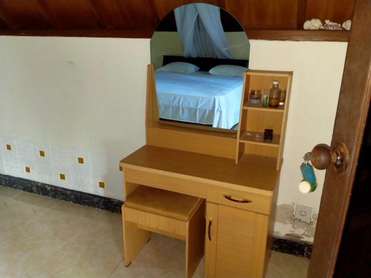 Tunai Cottages Gili Meno Luaran gambar